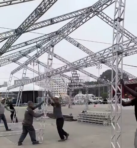 NATAL NO PAÇO: ESTRUTURAS JÁ APARECEM E EVENTO GANHA FORMA; VEJA COMO ESTÁ A MONTAGEM