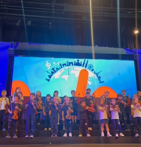 APRESENTAÇÃO MUSICAL DE FIM DE ANO DO PETRÓPOLIS AQUARELA REÚNE ALUNOS NO CENFORPE