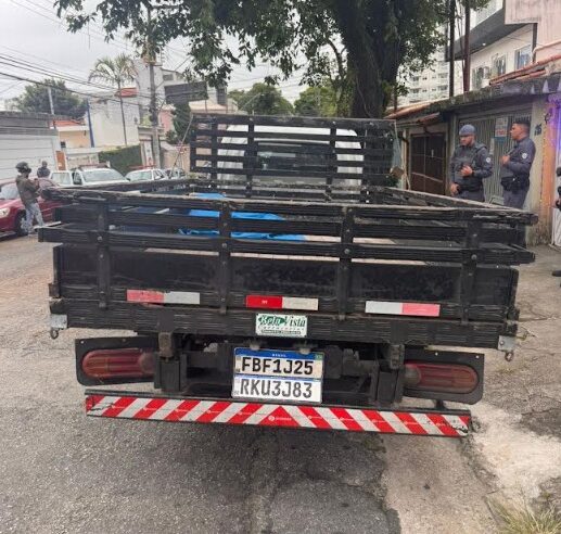 COI AUXILIA NA PRISÃO DE QUATRO INDIVÍDUOS POR VEÍCULOS COM PLACAS ADULTERADAS