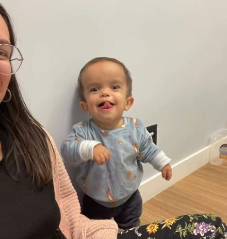 MÃE SOLO DE SÃO BERNARDO BUSCA APOIO PARA CONTINUAR O TRATAMENTO DE ACONDROPLASIA DO FILHO