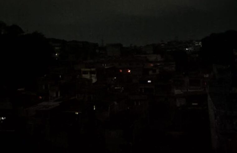 LUZ VAI E VOLTA NO JARDIM REPRESA, E QUEDA ACONTECE NO MOMENTO DA GRAVAÇÃO