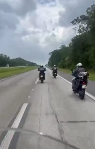 TRÁFEGO TRANQUILO NO SISTEMA ANCHIETA-IMIGRANTES RUMO AO LITORAL; ROCAM MONITORA RODOVIAS