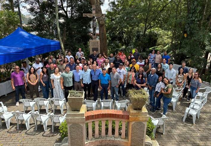 DIADEMA REALIZA CAFÉ DA MANHÃ COM FEIRANTES