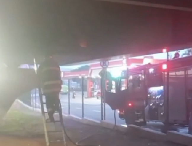 AÇÃO RÁPIDA DE VIGILANTES AJUDA A SALVAR MULHER EM INCÊNDIO NA PRAÇA DOS BOMBEIROS