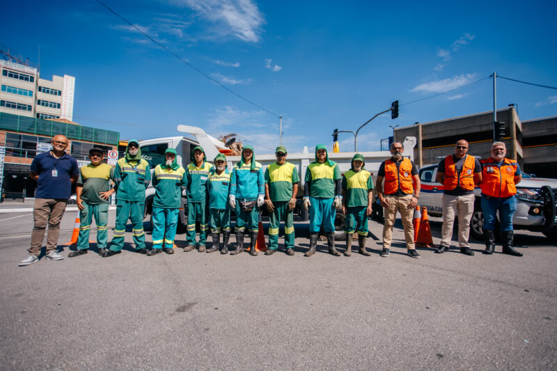 SÃO BERNARDO REALIZA AÇÃO INTEGRADA DE PREVENÇÃO A ALAGAMENTOS COM A LIMPEZA DE BOCAS DE LOBO NA REGIÃO CENTRAL