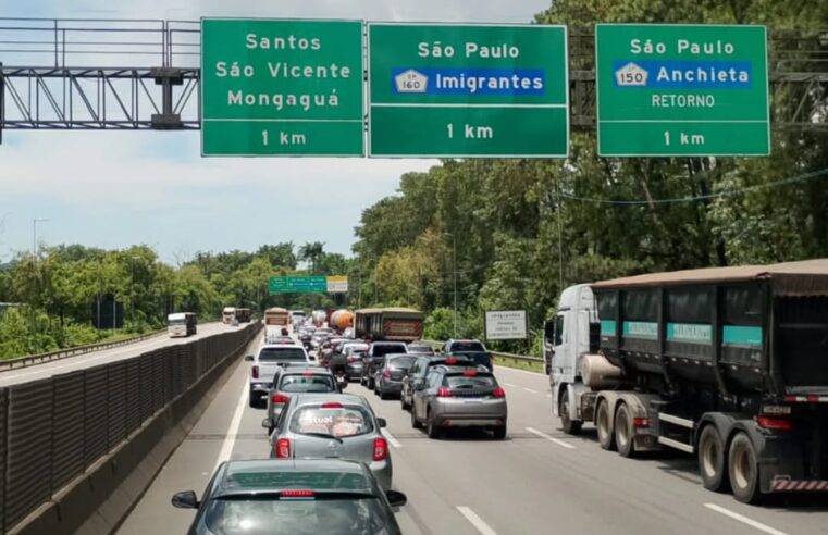 VOLTA DO LITORAL: TRÁFEGO INTENSO NO SISTEMA ANCHIETA-IMIGRANTES NESTE SÁBADO (03)