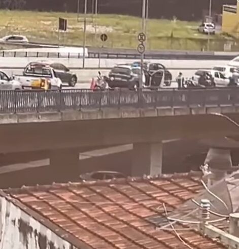 ACIDENTE ENVOLVENDO CARRO E MOTO DE APLICATIVO NO VIADUTO TEREZA DELTA NA MANHÃ DESTA SEXTA