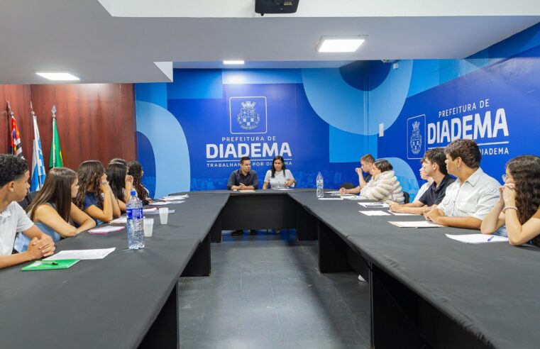 DIADEMA RECEPCIONA 20 NOVOS ESTAGIÁRIOS