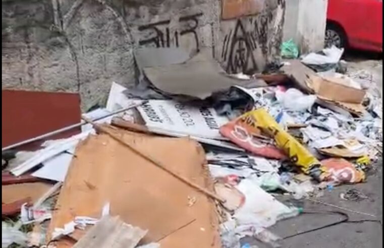 CAMPANHA “NÃO SEJA PORCALHÃO” DESCOBRE MATERIAIS DE GRÁFICA EM MEIO A ENTULHOS E MULTA EMPRESA
