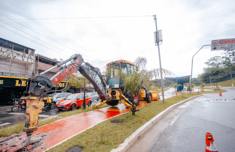 PREFEITURA DE SÃO BERNARDO INICIA AÇÕES PARA RESTABELECER ACESSO NA ESTRADA DOS ALVARENGAS E MELHORAR MOBILIDADE