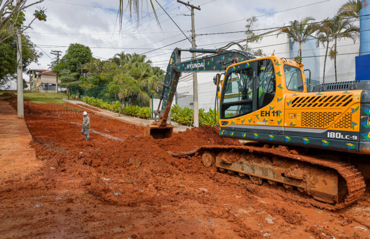 PREFEITURA DE SÃO CAETANO AVANÇA NAS OBRAS DE REABERTURA DE TRECHO DA RUA EDUARDO PRADO E RETOMADA DE ESTACIONAMENTO DO ESPAÇO VERDE CHICO MENDES