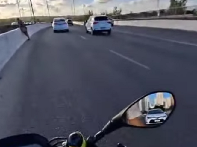 MOTOCICLISTA SALVA IDOSA EM VIADUTO NO RECIFE E MOBILIZA REDE DE APOIO APÓS VÍDEO VIRALIZAR