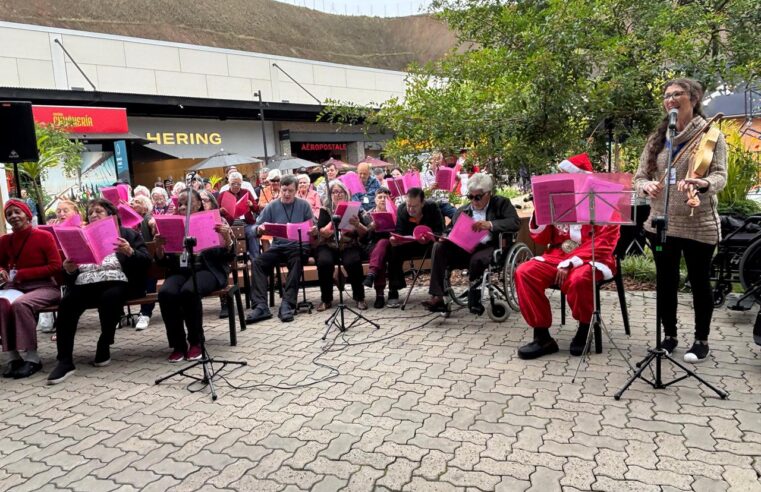 CORAL ‘A VOZ DA GALERA IDOSA’ LEVA CLÁSSICOS DA MÚSICA BRASILEIRA AO TEATRO ELIS REGINA