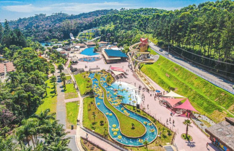 CARNAVAL EM MEIO À MATA ATLÂNTICA: MAGIC CITY APOSTA EM LAZER AQUÁTICO E HOSPEDAGEM INTEGRADA