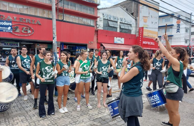 EM RESGATE A TRADIÇÕES CULTURAIS, BLOCOS DE CARNAVAL EM RUAS DE SÃO BERNARDO DO CAMPO SÃO OPÇÃO DE LAZER NO FERIADÃO