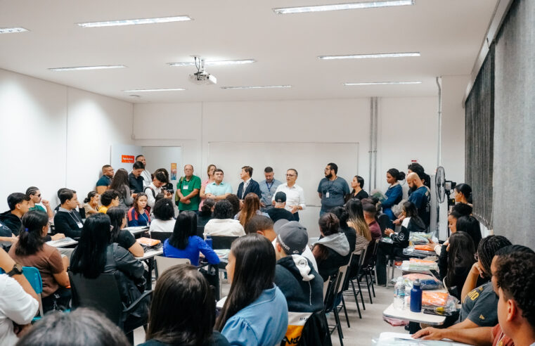“ELE É UM JOVEM DA COMUNIDADE E TER ESSA OPORTUNIDADE MUDA TUDO”, DIZ PAI DE ALUNO DA FACULDADE MUNICIPAL DE SÃO BERNARDO