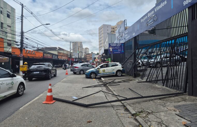 BANDIDOS ARROMBAM PORTÃO DE LOJA NA JURUBATUBA PARA FURTAR MOTO DURANTE A MADRUGADA