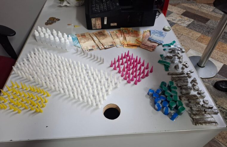 HOMEM É PRESO POR TRÁFICO DE DROGAS PRÓXIMO A ESCOLA NO JARDIM SILVINA