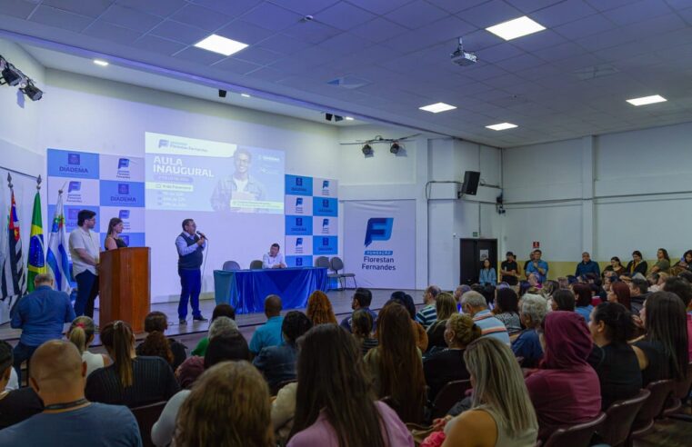 FLORESTAN FERNANDES REALIZA AULAS INAUGURAIS DO PRIMEIRO CICLO DE FORMAÇÕES