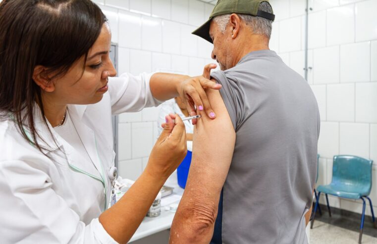 DIADEMA APLICA 4.228 DOSES NO DIA DIA D DE VACINAÇÃO