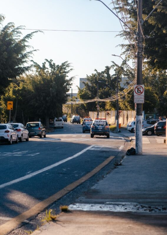 ROMU PRENDE HOMEM EM FLAGRANTE POR ROUBO APÓS INVASÃO DE CASA NO ALVES DIAS