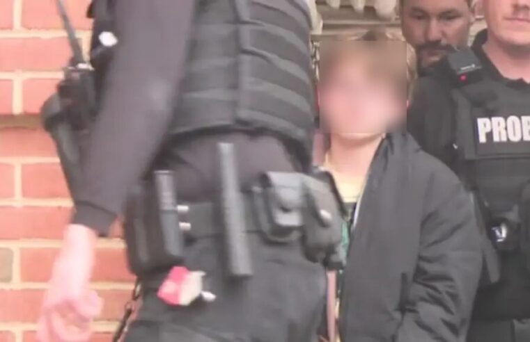 GAROTO DE 11 ANOS PEGA ARMA EM COFRE E MATA O PAI APÓS TER VIDEOGAME GUARDADO EM COFRE