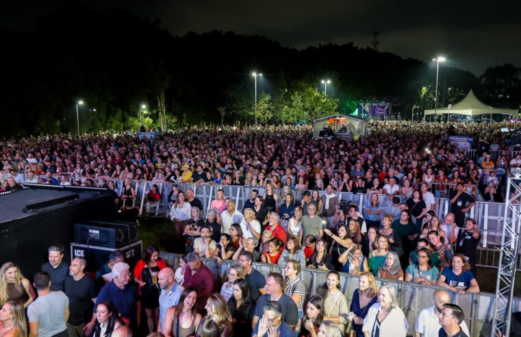 ALMIR SATER ATRAI MILHARES DE PESSOAS AO ESPAÇO VERDE CHICO MENDES, EM SÃO CAETANO