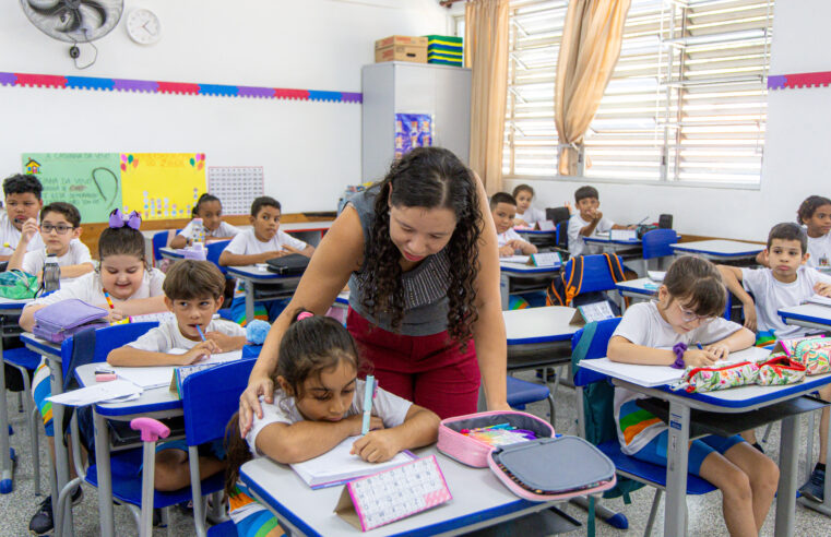 AVANÇO NA ALFABETIZAÇÃO DE ALUNOS DE 1º E 2º ANO EM SÃO BERNARDO ATESTA GRATIFICAÇÃO DE R$ 1.500 A PROFESSORES