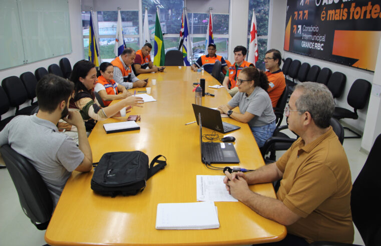 CONSÓRCIO ABC REÚNE DEFESAS CIVIS PARA AVANÇAR NA ELABORAÇÃO DOS PLANOS MUNICIPAIS DE REDUÇÃO DE RISCOS