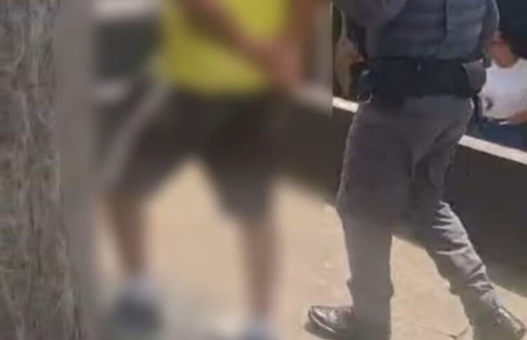 FLAGRANTE NO RUDGE RAMOS: HOMEM É DETIDO COM CELULAR ROUBADO E MOTO IRREGULAR