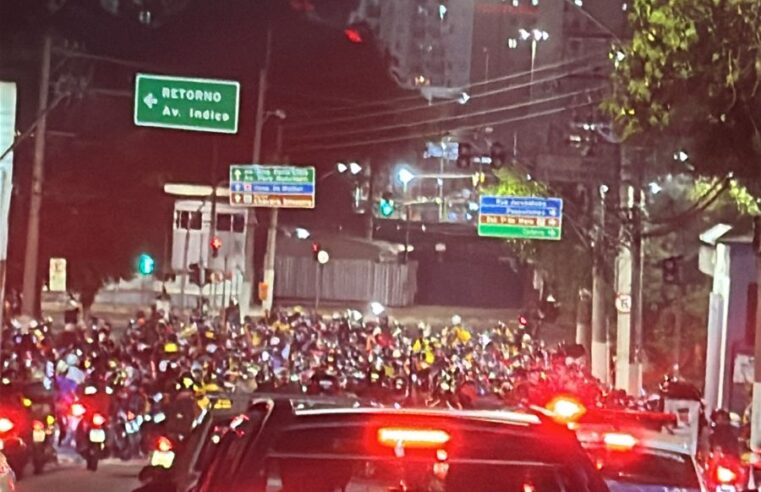 ENTREGADORES TOMAM AS RUAS DE SÃO BERNARDO EM PROTESTO