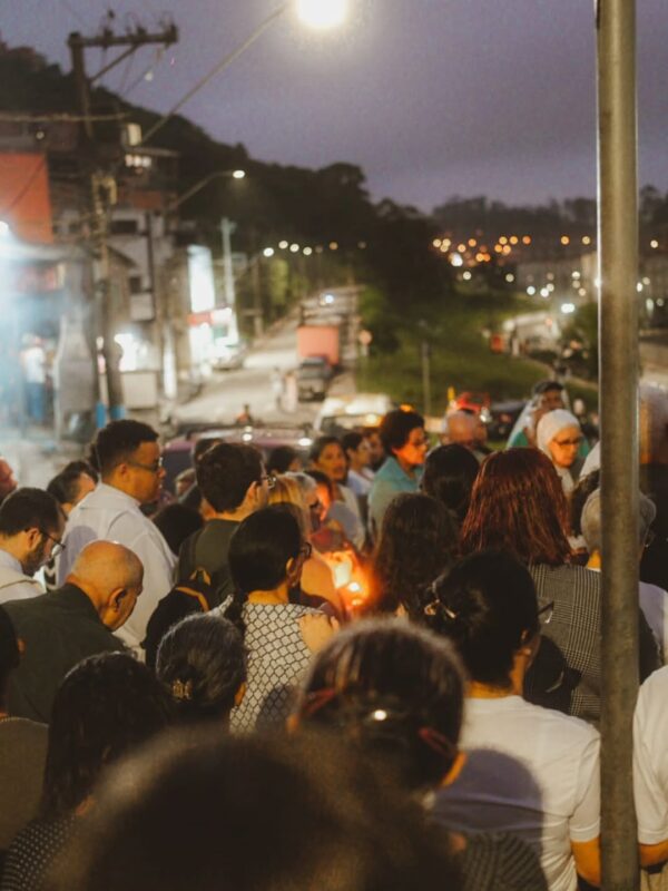 FIÉIS SE UNEM EM MEMÓRIA DO PADRE LEO COMMISSARI NO SILVINA
