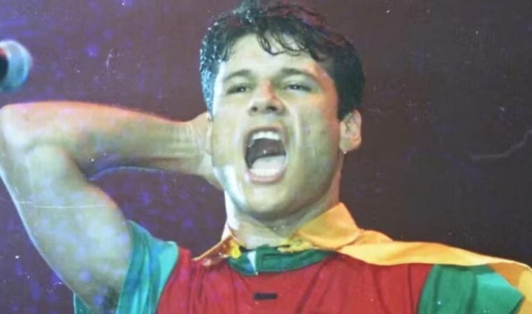 DINHO, VOCALISTA DO MAMONAS ASSASSINAS, FARIA 55 ANOS E ECAD RELEMBRA AS MÚSICAS QUE MARCARAM SUA TRAJETÓRIA