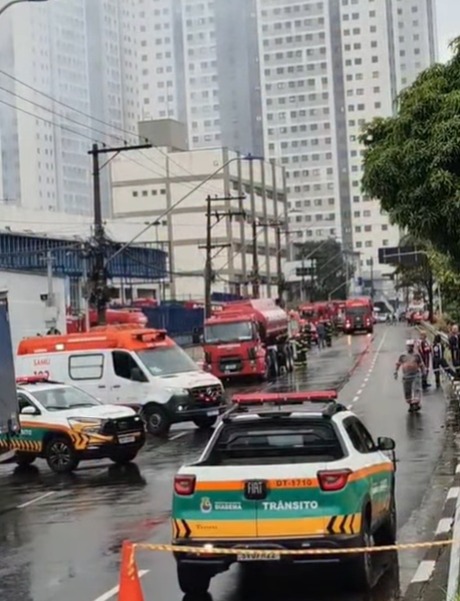 INCÊNDIO EM DIADEMA: TRÂNSITO É DESVIADO E CONDOMÍNIO É EVACUADO