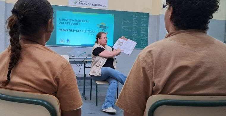 TRE-SP REGULARIZA TÍTULOS DE ELEITOR E APRESENTA OFICINAS SOBRE CIDADANIA EM PENITENCIÁRIA FEMININA