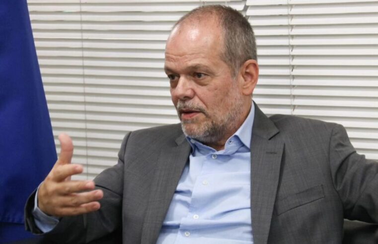 PL EXPULSA PREFEITO DE SÃO CAETANO APÓS CRÍTICAS A SENADORES E APOIO A DERRITE