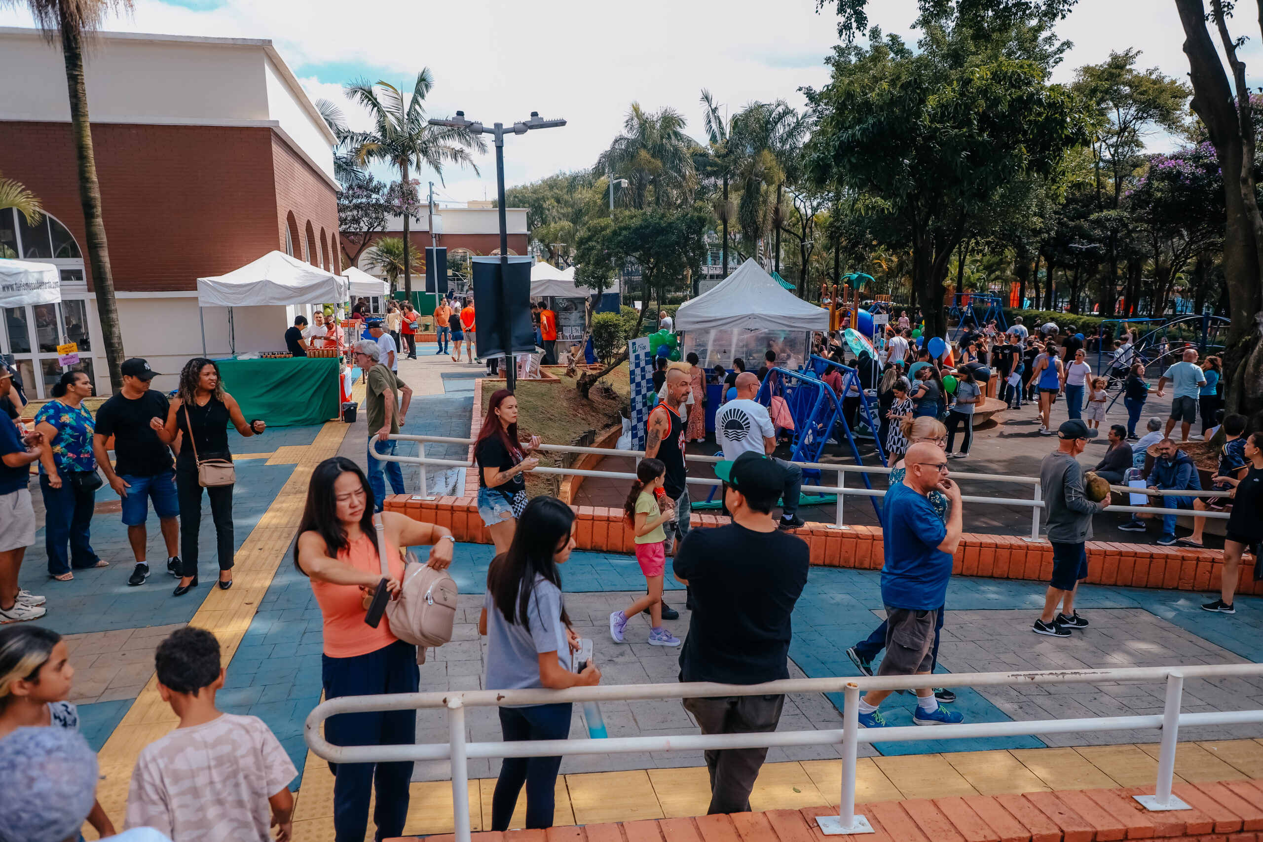 EM SÃO BERNARDO, SÁBADO DE SOL E 8ª EDIÇÃO DO FESTIVAL DO CAMBUCI LEVAM MILHARES DE PESSOAS AO PARQUE SALVADOR ARENA