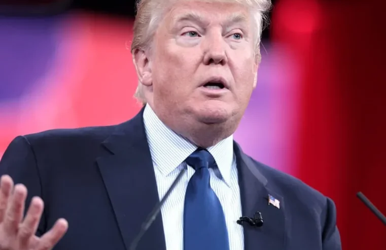 TRUMP ANUNCIA PAUSA DE DUAS SEMANAS EM ATAQUES AO IRÃ