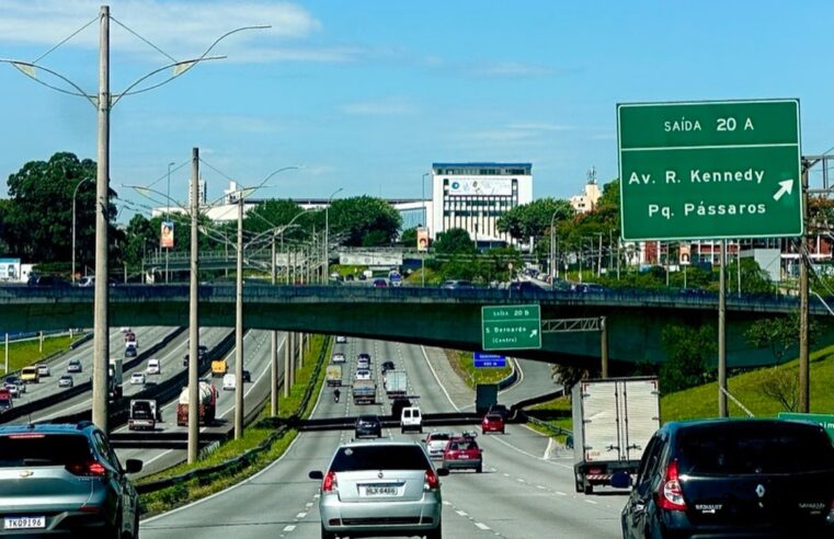 FERIADO DE TIRADENTES DEVE LEVAR ATÉ 364 MIL VEÍCULOS AO LITORAL DE SP PELO SISTEMA ANCHIETA-IMIGRANTES