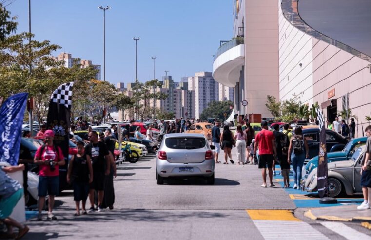 VEJA COMO FOI O ENCONTRO DE CARROS ANTIGOS QUE REUNIU APAIXONADOS POR AUTOMÓVEIS EM SÃO BERNARDO