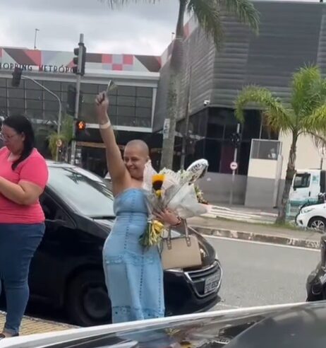 MORADORA DE SBC VENCE CÂNCER E COMEMORA ÚLTIMA QUIMIOTERAPIA COM CARREATA