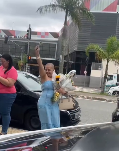 MORADORA DE SBC VENCE CÂNCER E COMEMORA ÚLTIMA QUIMIOTERAPIA COM CARREATA