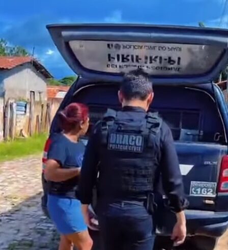 MÃE CHORA AO VER FILHO SER PRESO PELA SEGUNDA VEZ