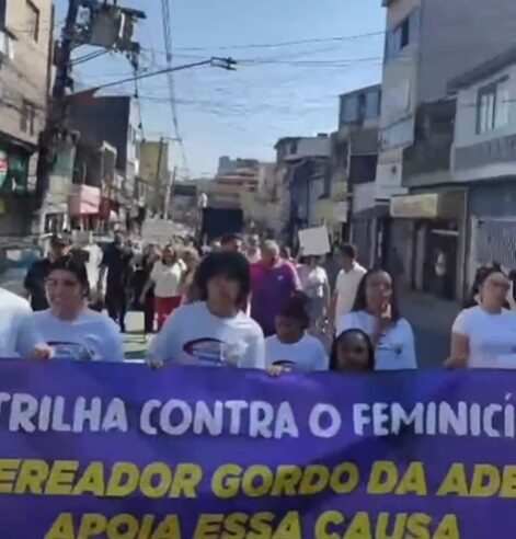CAMINHADA CONTRA O FEMINICÍDIO MOBILIZA MORADORES NA VILA SÃO PEDRO