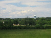 MENINO DE 9 ANOS É ENCONTRADO NU E DESNUTRIDO APÓS PASSAR ATÉ 2 ANOS PRESO EM VAN NA FRANÇA