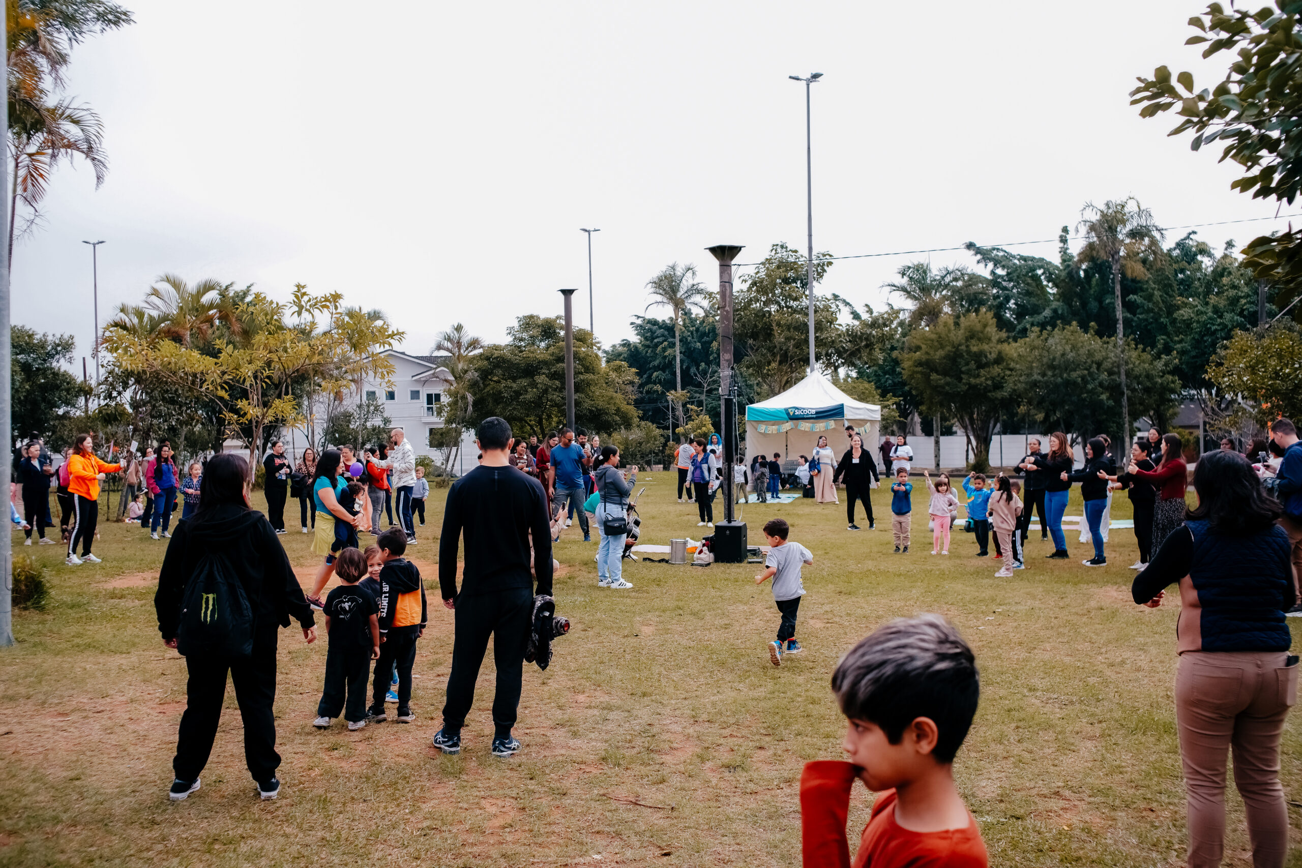 ‘SABADABADOU’ OCUPA PRAÇAS DE SÃO BERNARDO, FAZ A ALEGRIA DE ESTUDANTES E ABRE ESPAÇO À INTEGRAÇÃO SOCIAL