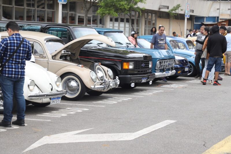 2&ordm; ENCONTRO DE CARROS ANTIGOS AGITA ESTACIONAMENTO DO PA&Ccedil;O DE SANTO ANDR&Eacute; NESTE DOMINGO