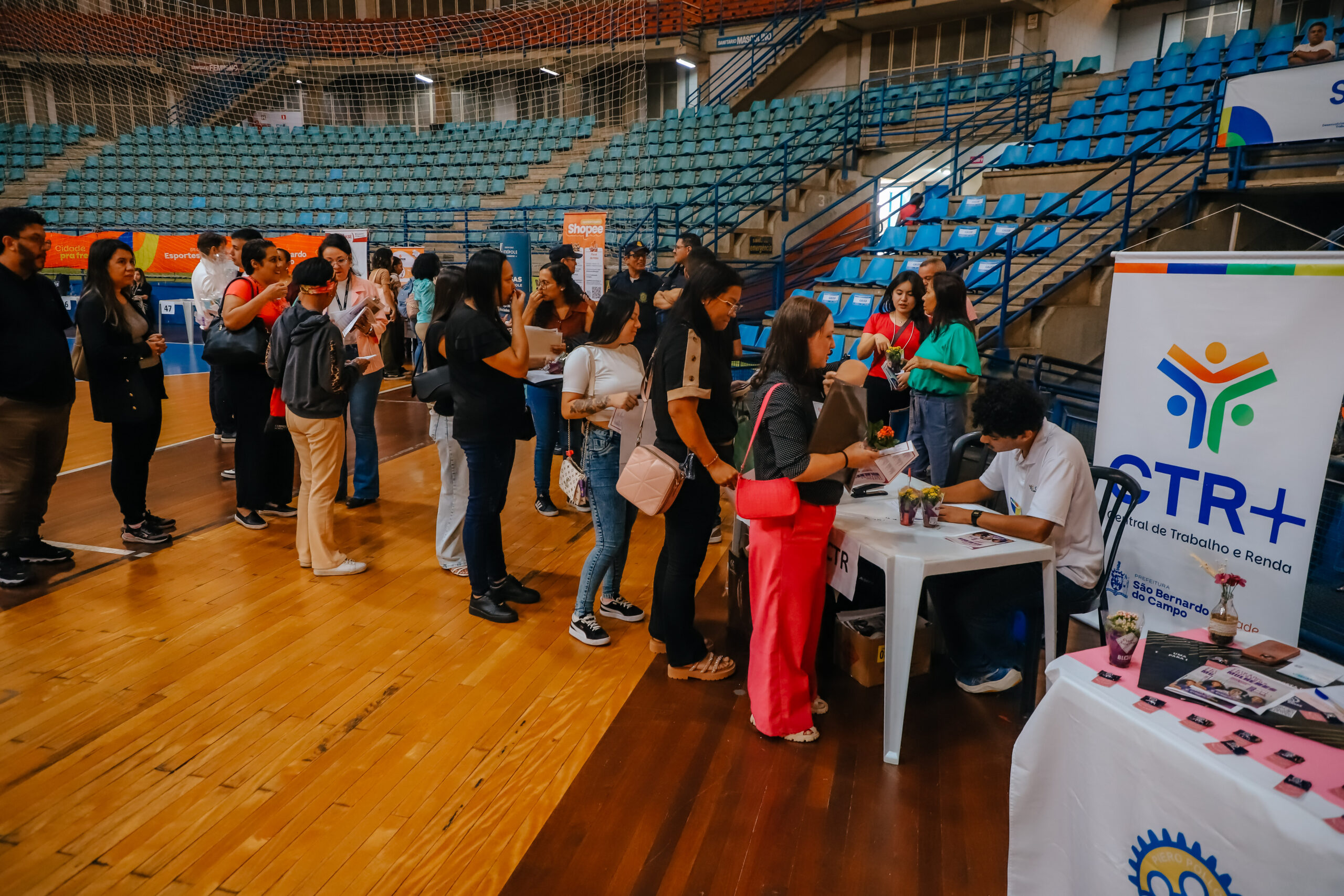 SÃO BERNARDO TERÁ FEIRÃO DE EMPREGO COM MAIS DE 7 MIL VAGAS NESTA SEXTA-FEIRA