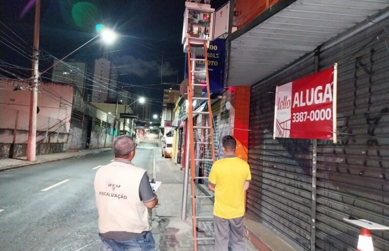 EM SANTO ANDRÉ, IPEM-SP REALIZA VERIFICAÇÃO NOTURNA DE RADAR NA RUA SIQUEIRA CAMPOS