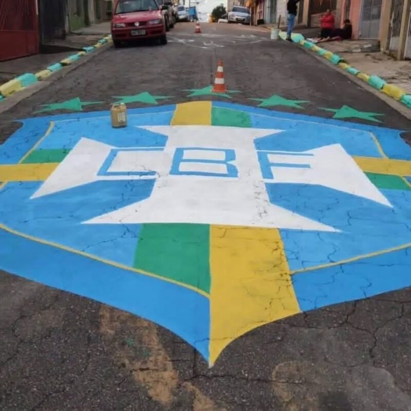 COMO EST&Atilde;O OS PREPARATIVOS DA SUA RUA PARA A COPA? TRADI&Ccedil;&Atilde;O DEVE TOMAR CONTA DOS BAIRROS EM S&Atilde;O BERNARDO